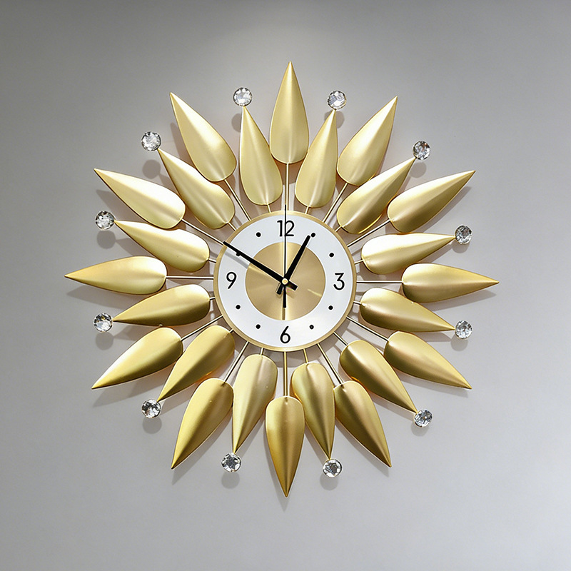 Luxury Wall Clock Metal Wall C - огляд і ціна Luxury Lifestyle Hotel